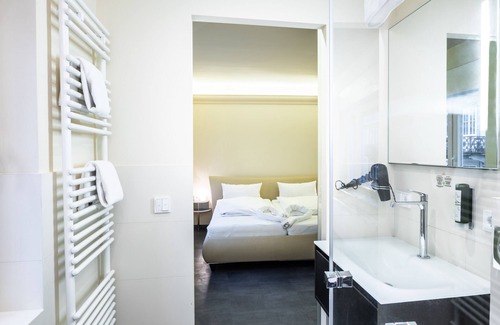 Heidelberg Apartamento | Studio with a fully equipped kitchen and a modern bathroom