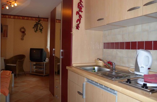 Tilzow Apartamento | Apartamento vacacional con barcacoa en la terraza