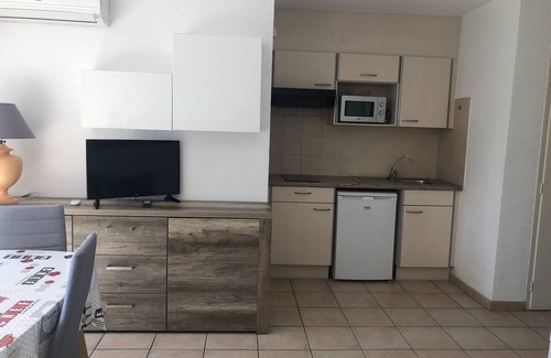 Saint-Raphael Apartamento | Estudio con Balcón Cerca de la Playa y Comercios, Wi-Fi Gratis