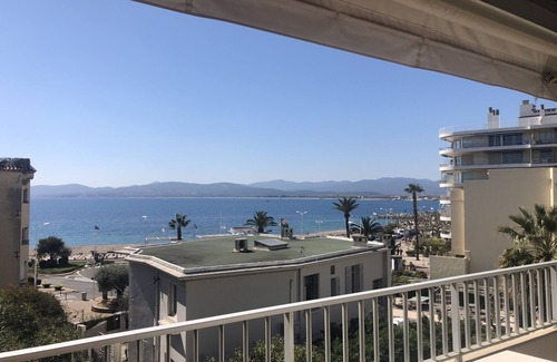 Saint-Raphael Apartamento | Estudio con Balcón Cerca de la Playa y Comercios, Wi-Fi Gratis