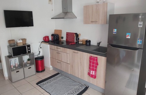 Antibes Old Town Apartamento | STUDIO WITH COURTYARD NEAR OLD ANTIBES