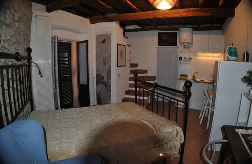 Marciana Casa | Estudio con muebles elegantes.