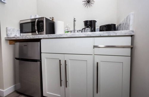 Bankers Hill Apartamento | Studio with Large Balcony- San Diego Gateway