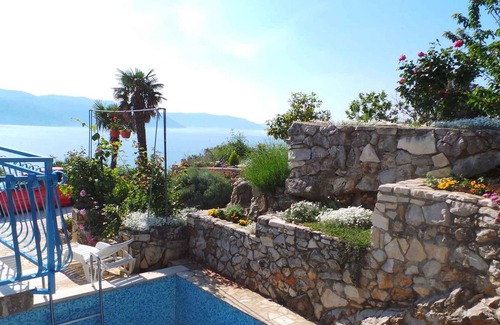 Plomin Apartamento | Studio with pool and air conditioning