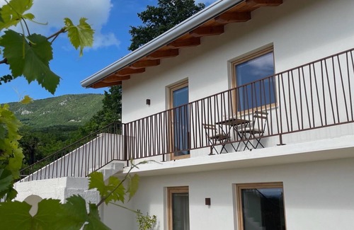 Sempas Apartamento | Studio with private balcony, great views and stylish interior in Vipava Valley