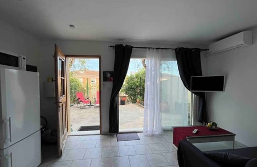 Grasse Apartamento | Studio With Private Pool and Private Entrance on a Quite Place