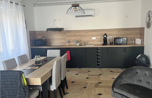 Villenave-d'Ornon Apartamento | Studio with shared space