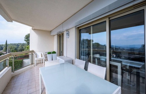Le Cannet Apartamento | Studio with sea and pool view