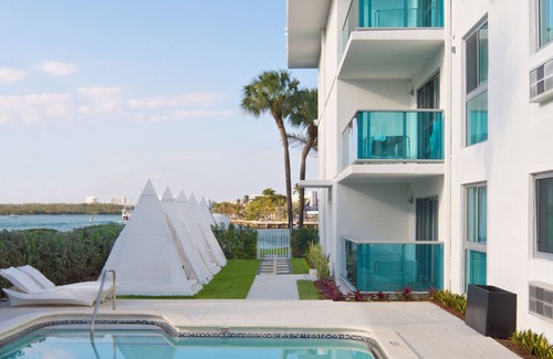 Bal Harbour Apartamento | Studio with Two Queen Beds and Kitchenette, Steps away from Bal Harbour Beach