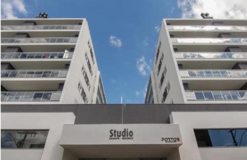 Centro Apartamento | Studio Xavante 308A - novo, confortável, com garagem coberta e portaria 24h