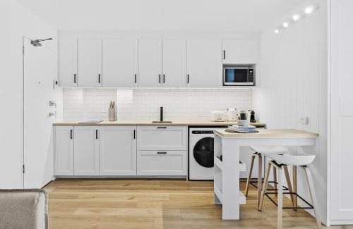 Bondi Junction Apartamento | Studio3 Chic Bondi Abode with Pool & AC