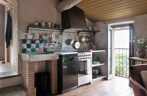 Camaiore Apartamento | Studiolo, delightful tuscan apartment