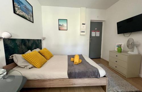 Chatellerault Apartamento | Studios Izicozy I Confort et jardin en ville, proche gare I 2 et 4 pers
