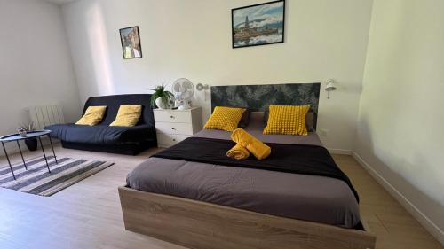 Chatellerault Apartamento | Studios modernes et chaleureux proche gare avec accès jardin