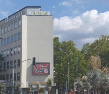 Stadtmitte Hotel | Studiotel TOP LOFT