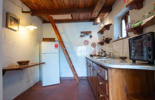 Camporgiano Casa | Preciosa casa de vacaciones privada con WIFI, piscina privada, TV, mascotas permitida y aparcamiento