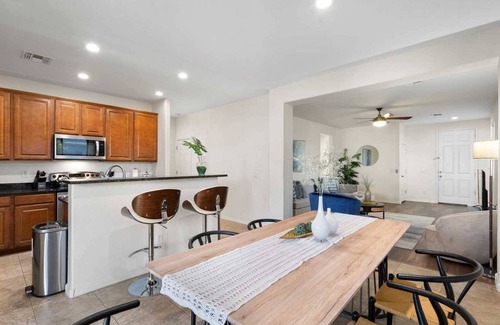 Stetson Valley Casa | Stunner on West Straight Arrow
