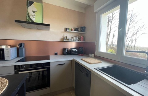 Saint-Senier-de-Beuvron Casa | Stunning views overlooking the bay of Mont St Michel. Pet friendly. Sleeps 4-6