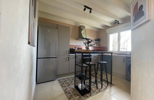 Saint-Senier-de-Beuvron Casa | Stunning views overlooking the bay of Mont St Michel. Pet friendly. Sleeps 4-6