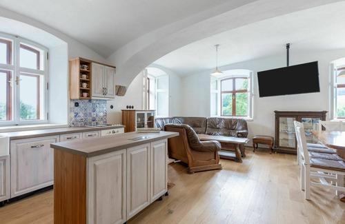 Dolni Olesnice Villa | Preciosa casa de vacaciones privada para 11 personas con piscina privada, WIFI, TV y terraza