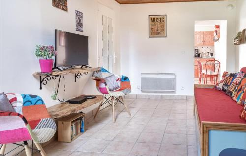 Saint-Avaugourd-des-Landes Casa | Stunning Home In St Avaugourd Des Lande