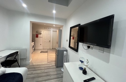 South Harrow Apartamento | Stunning 1-bed Apartment in Harrow With Parking