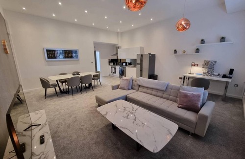 Birmingham Apartamento | Stunning 1 Bed Apt Minutes From Bham City Centre