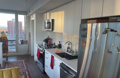 Central Lonsdale Condominio | Stunning 1 Bedroom Oceanview Suite in North Vancouver