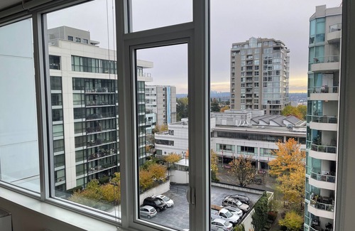 Central Lonsdale Condominio | Stunning 1 Bedroom Oceanview Suite in North Vancouver