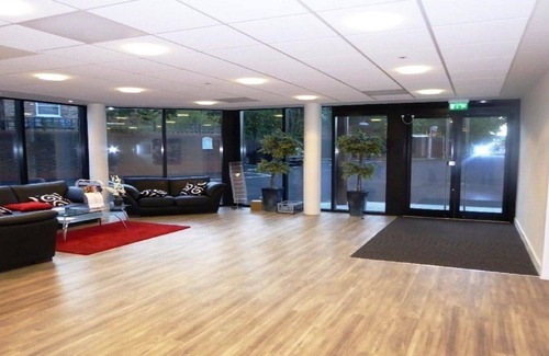 St Albans Apartamento | Impresionante apartamento de lujo de 1 habitación para 4 personas con gimnasio Uso gratuito