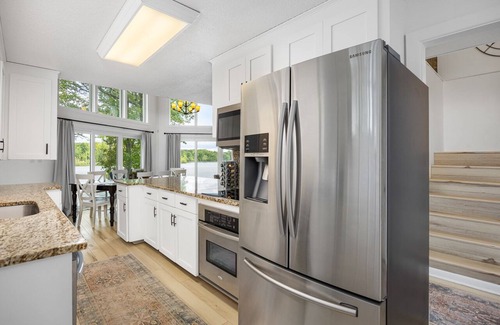 Henderson Casa | Stunning 180° Lake Views, Kerr Lake Retreat