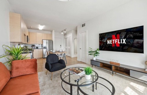 Marina del Rey Apartamento | Stunning 1bdr apartment in MDR pool,parking,gym