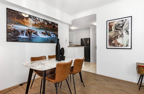 East Perth Apartamento | Stunning 1bdr Paradise - Gym Pool