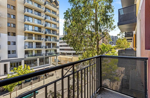 East Perth Apartamento | Stunning 1bdr Paradise - Gym Pool
