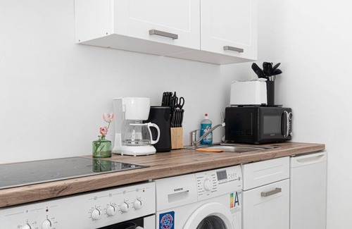 Wahring Apartamento | Stunning 1BR Apt. near AKH Building for Everyone