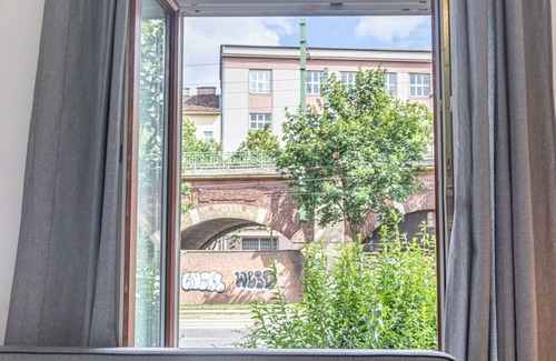 Wahring Apartamento | Stunning 1BR Apt. near AKH Building for Everyone