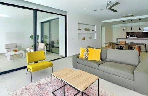 Little Bay Apartamento | Stunning 2 BD Ocean View - Terraces Lt Bay