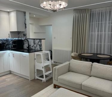 Pimlico Apartamento | Stunning 2-bed, 2-bath Property In Central London