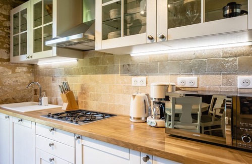 Carlux Casa | Stunning 2-Bed restored House privert river view