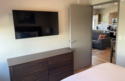 Riverside Apartamento | Stunning 2 Bed Travel Apartment in the Heart of Spokane's Restaurant Scene
