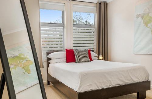 Northcote Apartamento | Stunning 2-Bed Unit with BBQ Patio near Dining