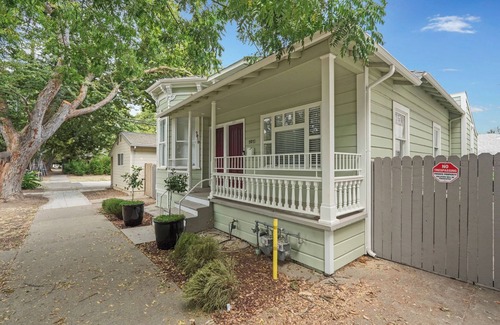 Downtown Sacramento Casa | Stunning 2-bedroom, 2-bathroom unit in amazing location in Sacramento