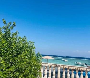 Dahab Chalet De Esquí | Stunning 2-Bedroom Beachfront Chalet with Private Beach Access in Dahab