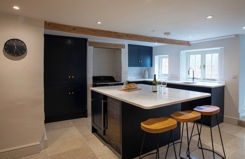 Arundel Casa | Stunning 2 Bedroom Detached Home in Arundel with Private Courtyard