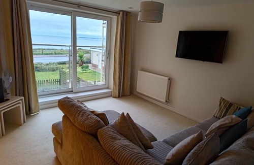 Southbourne Apartamento | Stunning 2 bedroom apartment, sea view & 2 minutes to beach. Sleeps 6 people.