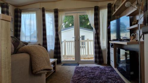 Paignton Complejo | Stunning 2 Bedroom, pet friendly Static Caravan at Hoburne Devon Bay