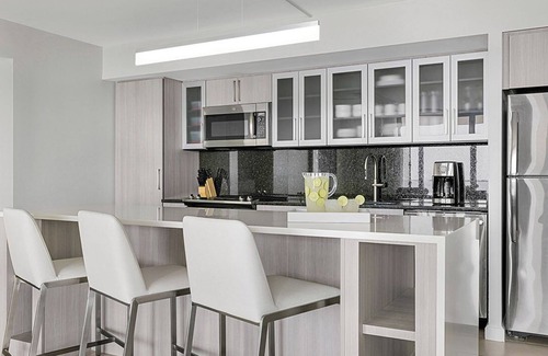 Marco Island Complejo | Stunning 2-bedroom Beachfront Resort on Marco Island, Florida
