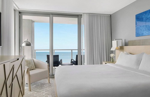 Marco Island Complejo | Stunning 2-bedroom Beachfront Resort on Marco Island, Florida
