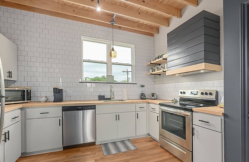 Downtown Apartamento | Stunning 2BD Unit Perfect for Weekend Stays!