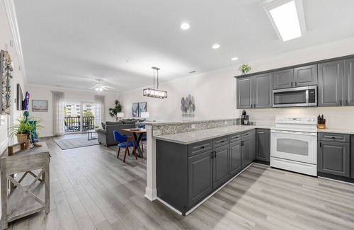 Central Myrtle Beach Condominio | Stunning 2BR 2BA Golf Villa Near Beach